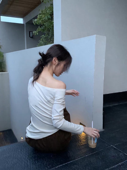 // 50%cotton+50%loycell親膚斜肩不規則長袖上衣