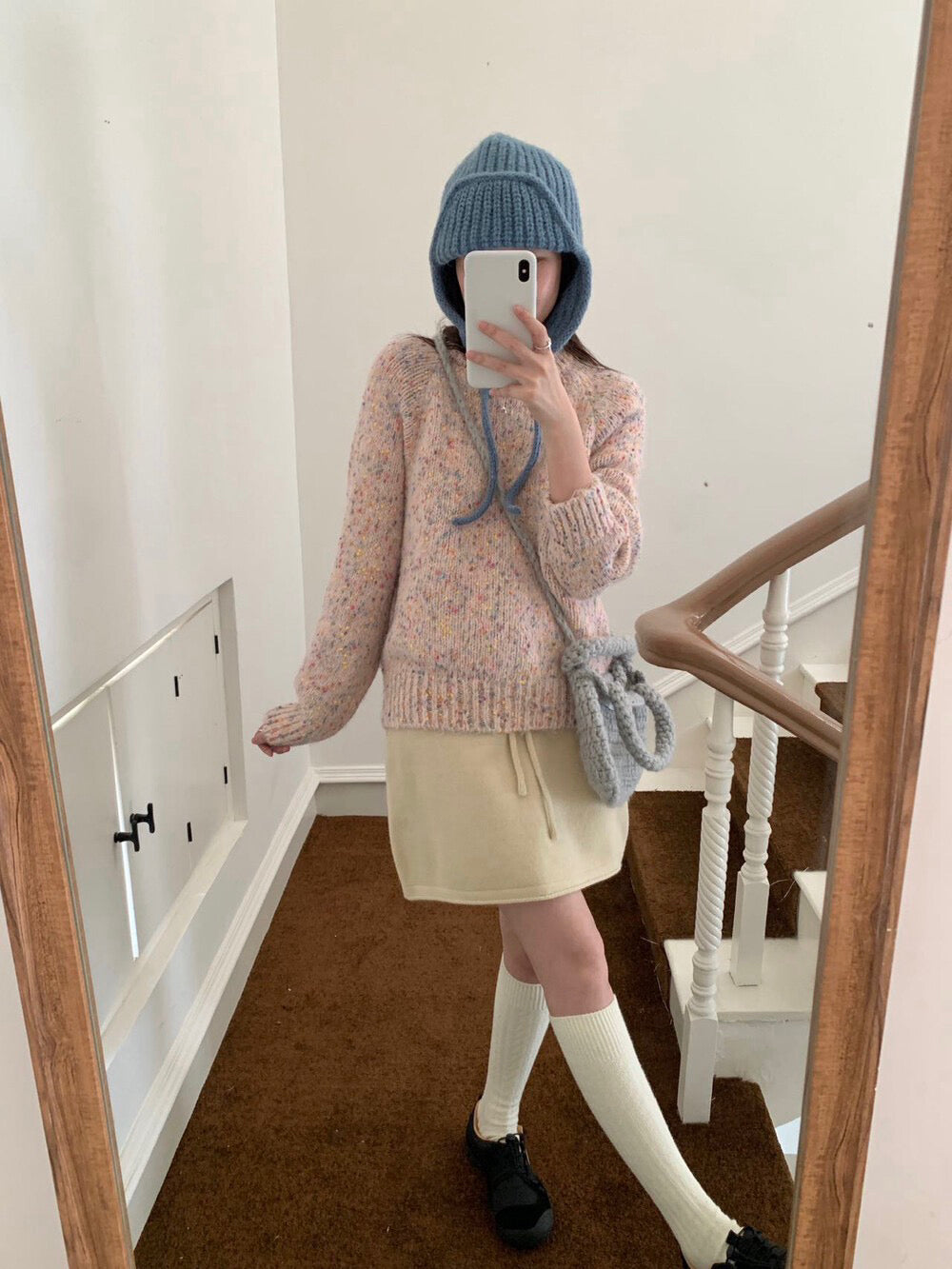 // 一眼看中的彩線圓領毛衣