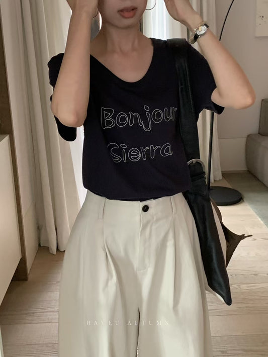 // 簡約設計車線字母TEE