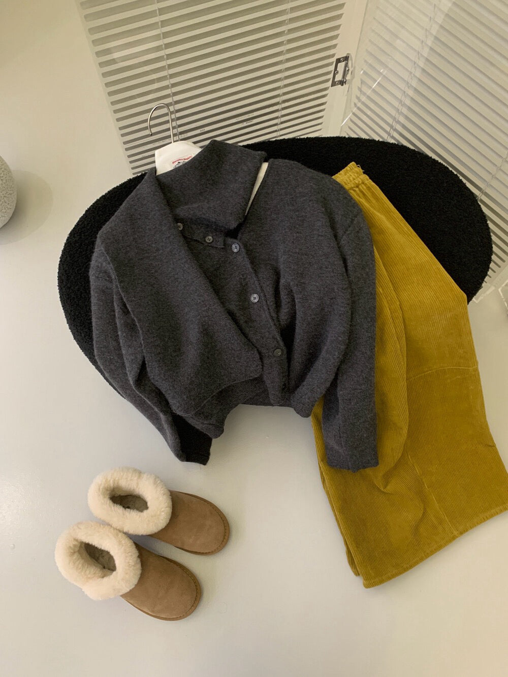 // 特別鈕扣設計連頸巾親膚CD