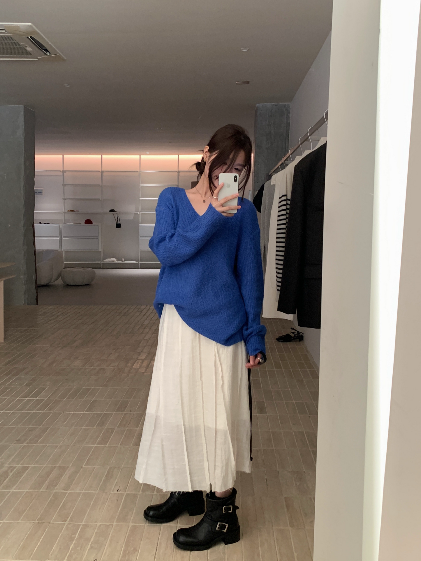 // 柔軟親膚馬海毛11色v領NT