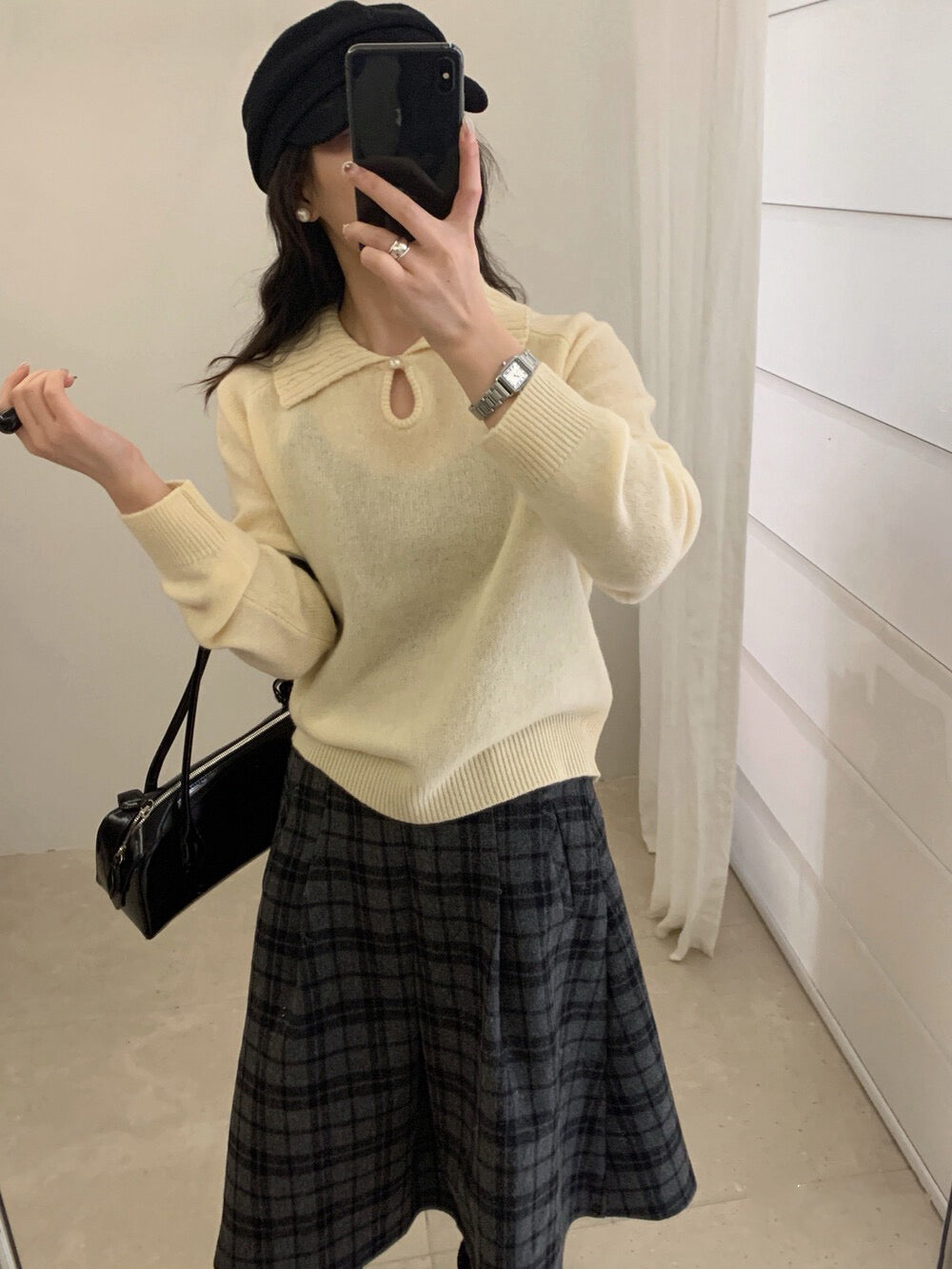 // 100%綿羊毛小鈕扣鏤空翻領NT