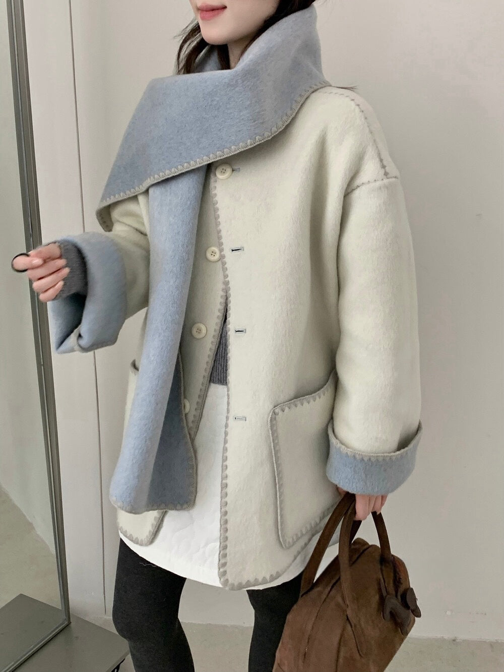 // 可雙面穿撞色縫邊70%羊毛外套(連頸巾)