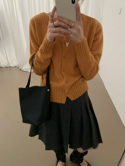 // 粗織紋邊特別領口CD