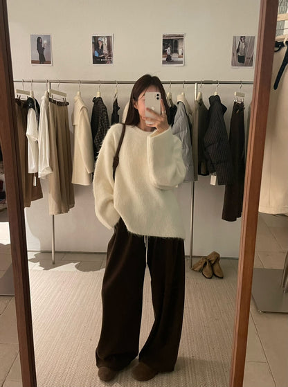 // 軟糯質感拉絨圓領寬鬆毛衣