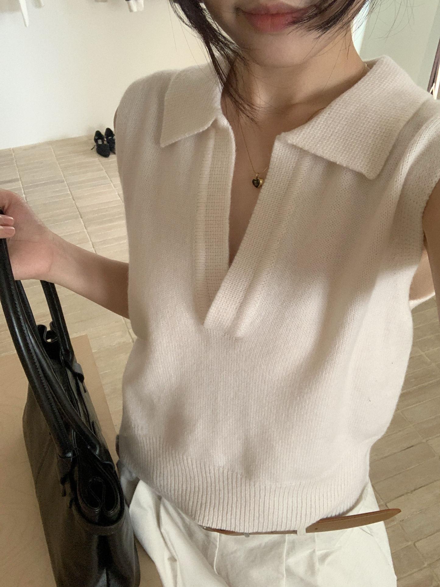// 高級感小v翻領針織背心