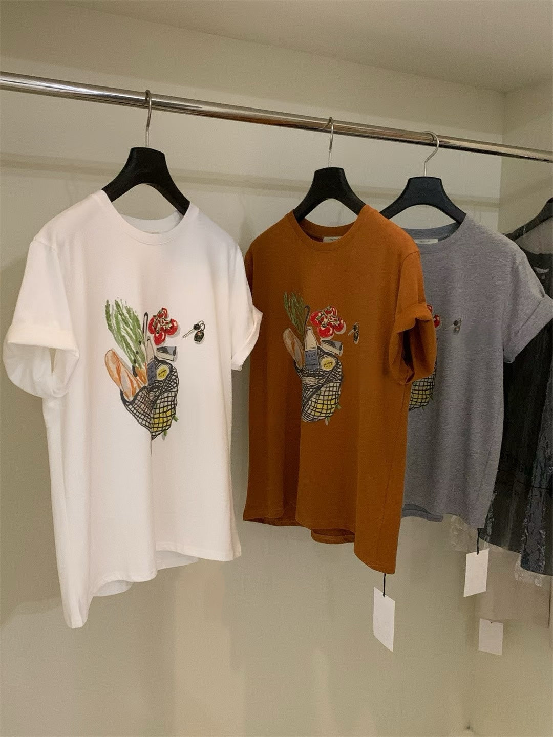 // 可愛購物袋圖案TEE
