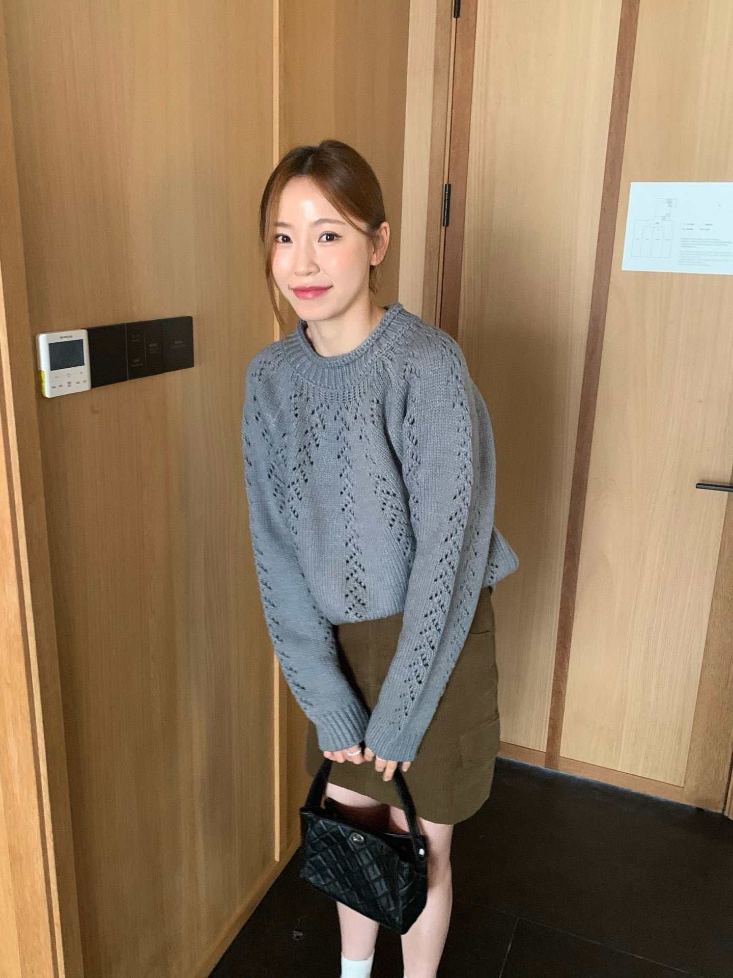 (部分現貨) // 15%wool鏤空鈎花半領卷邊毛衣