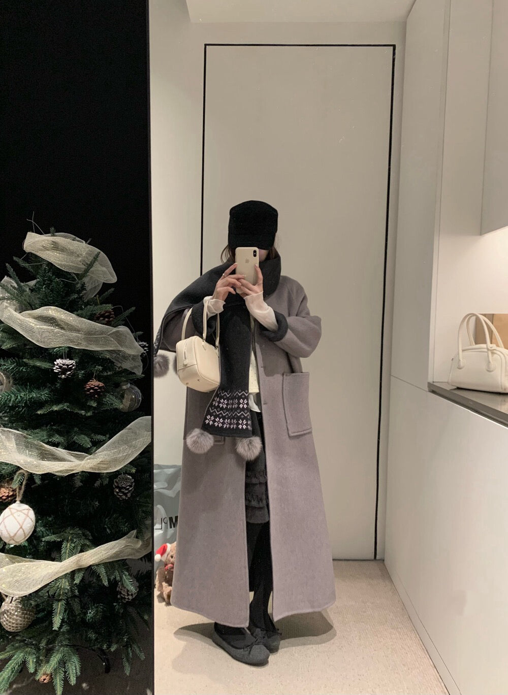 // 70%綿羊毛簡約插肩V領長款手工羊毛外套(連頸巾)