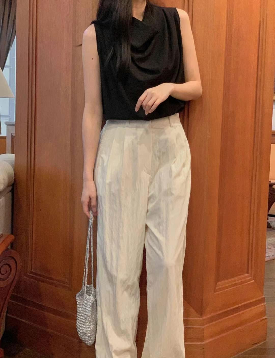 // 垂垂領口silky連腰帶背心