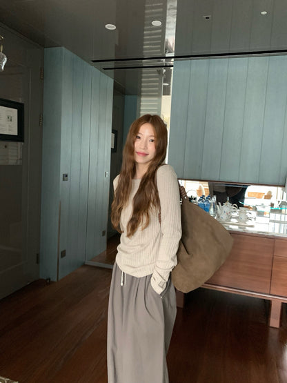 (部分現貨) // 直坑紋小設計U背TEE