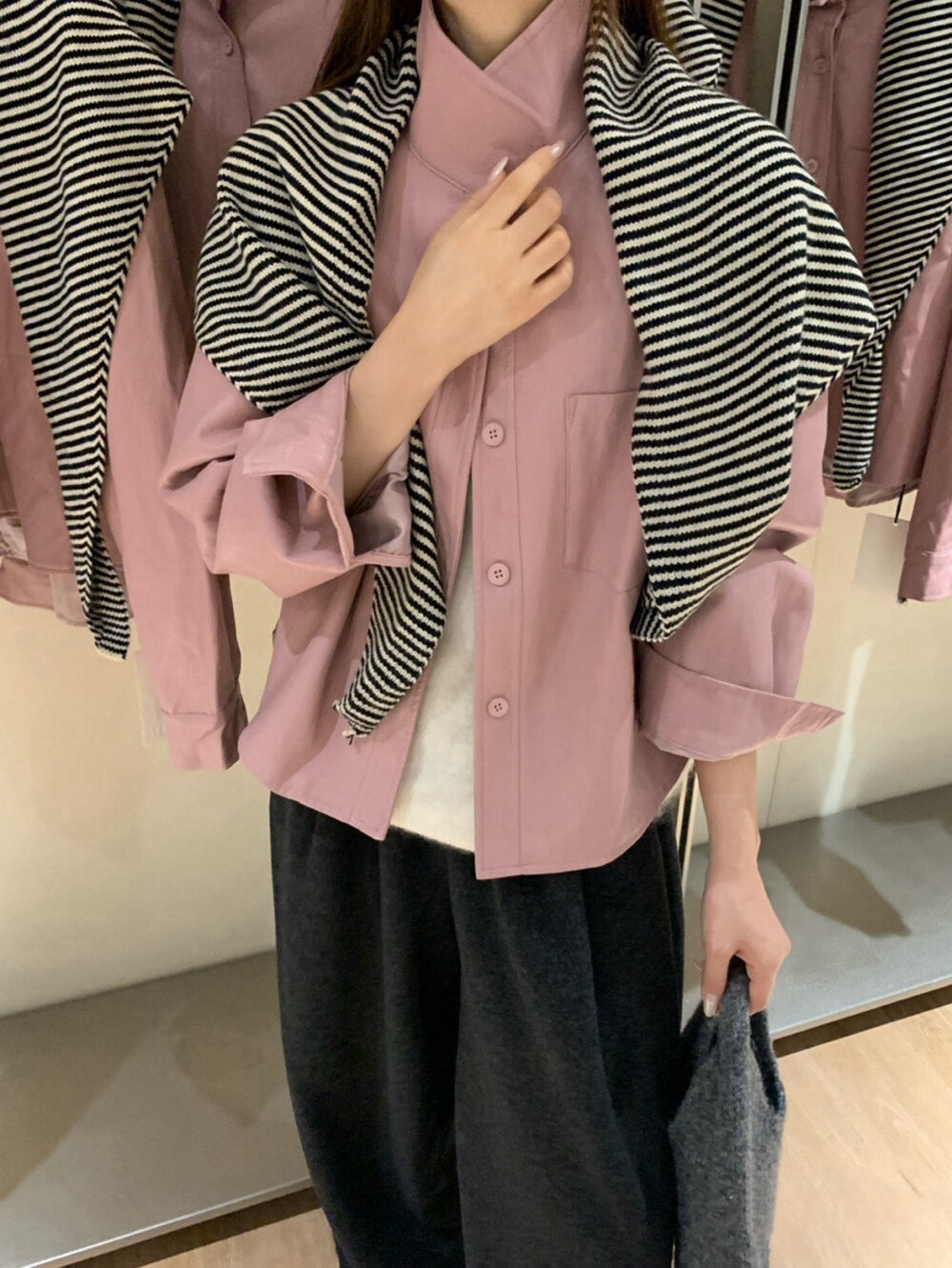 // 立領設計超軟彷皮外套(連披肩)