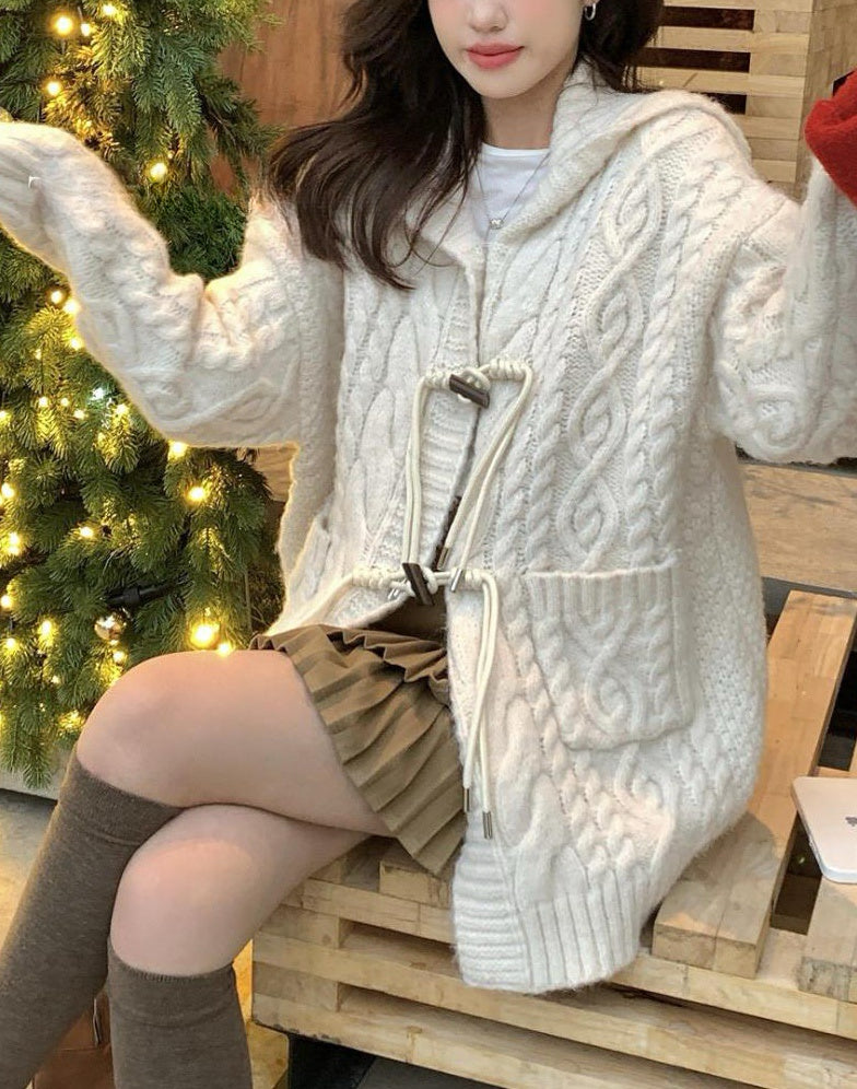 // 超重工牛角鈕麻花連帽中長CD