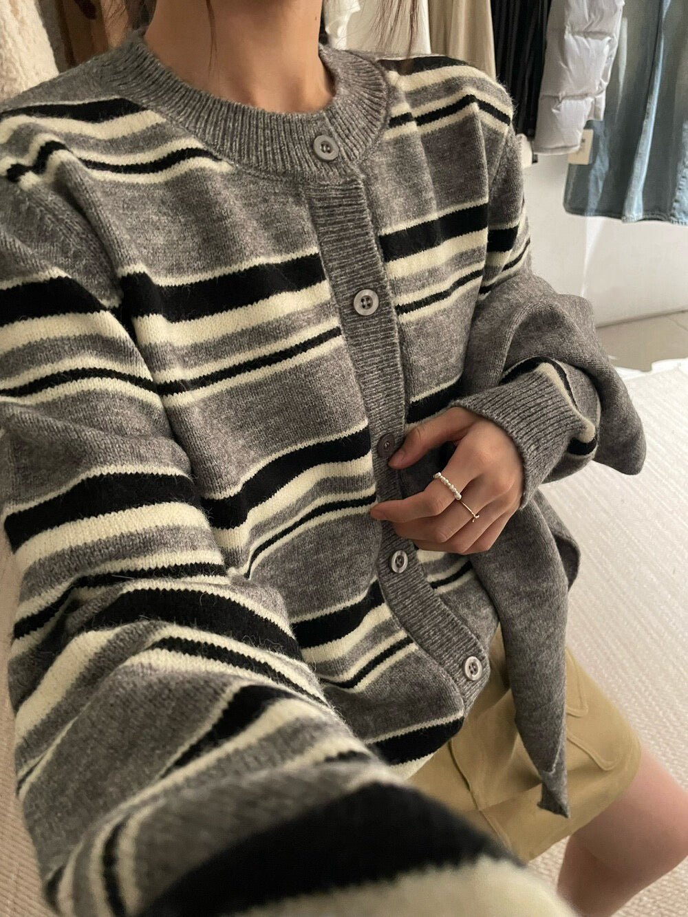 // 連披肩圓領拼間軟糯開胸CD