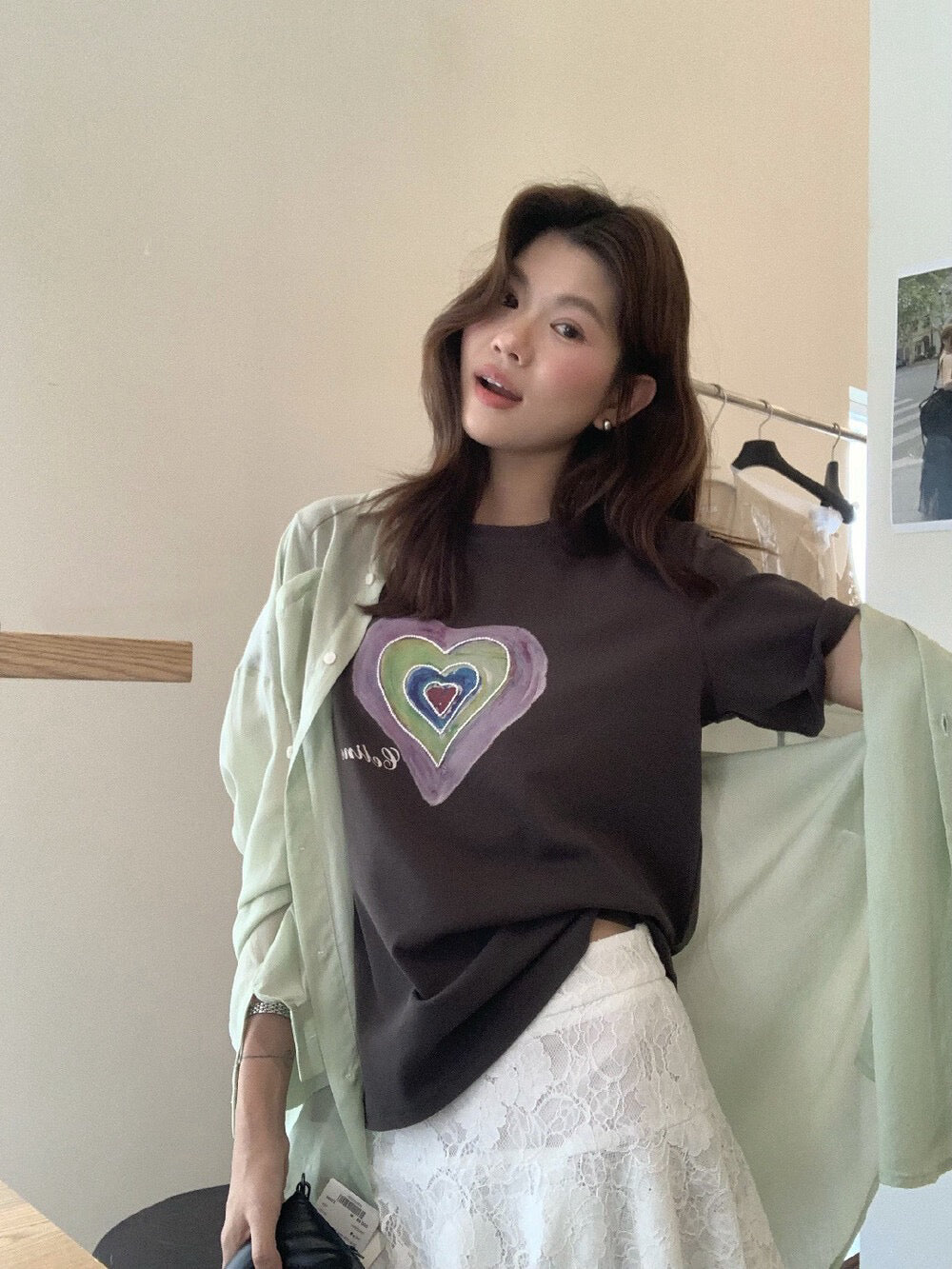 // 復古感手工釘珠心心TEE