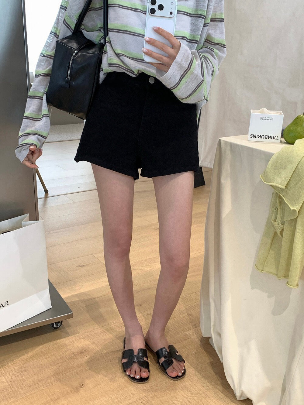// 超顯瘦高腰牛仔短褲
