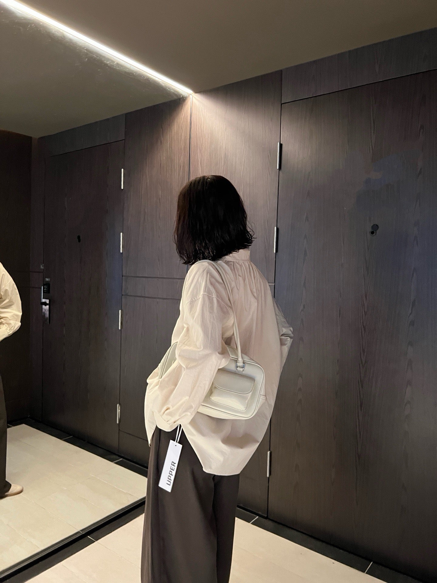 // 暗扣打褶設計側廓型鬆弛感簡約SH