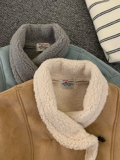 // 麂皮絨加羊羔毛底側排扣帥氣短款外套