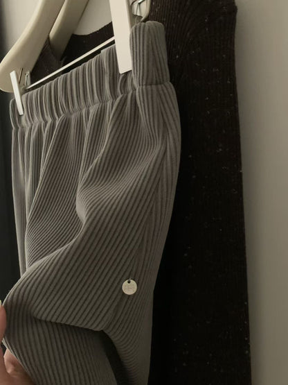 // 超大彈力絨感中裙