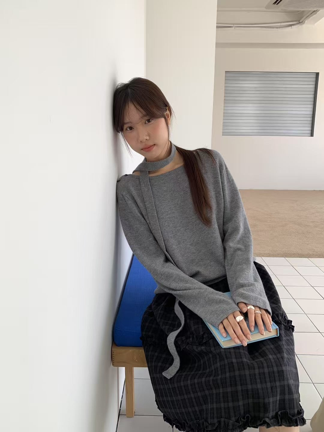 // 連領帶肩位鈕扣羊毛NT