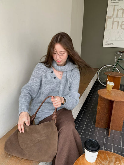 // 慵懶領邊鈕扣設計連頸巾毛衣