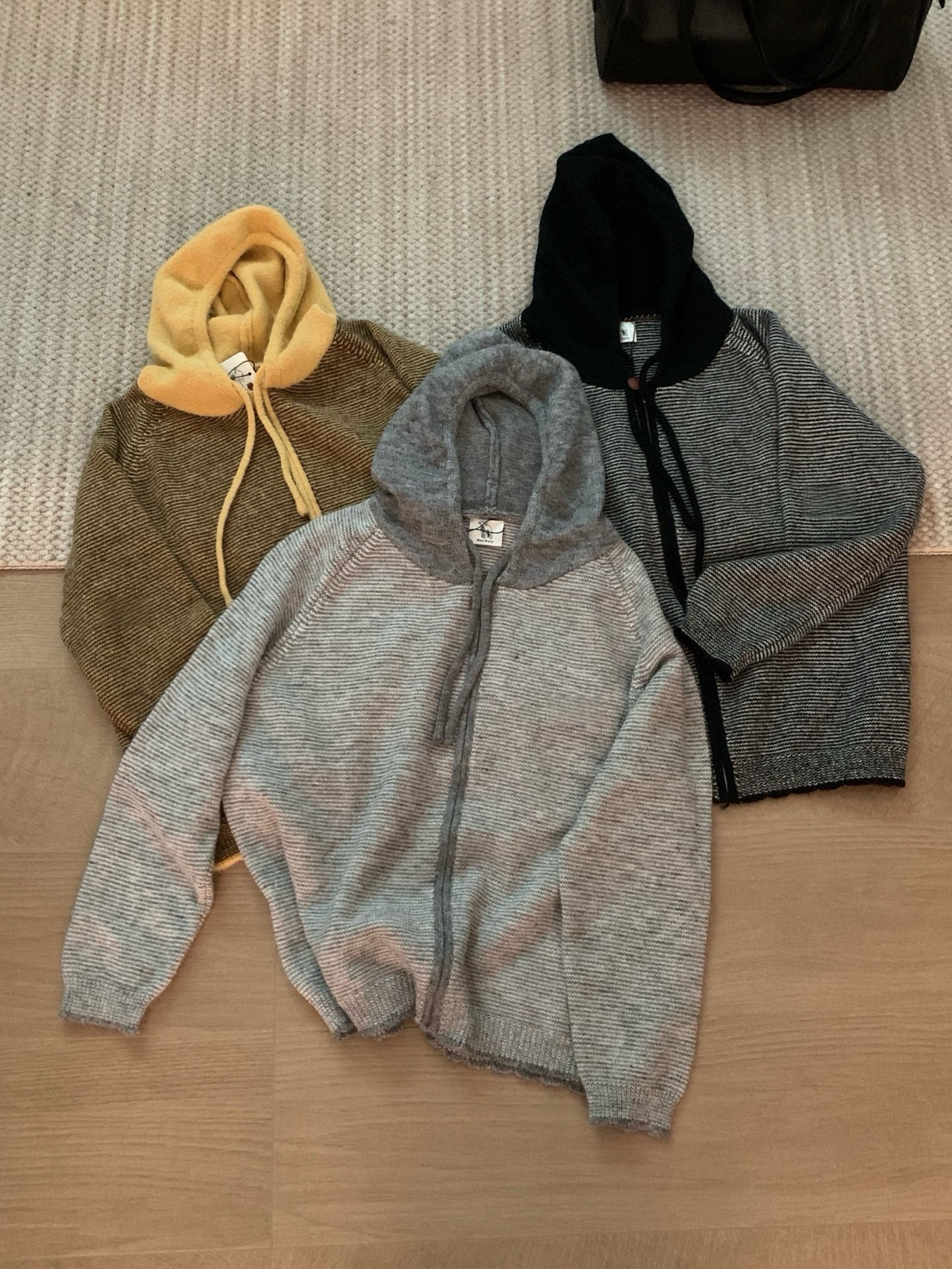 // 拼色連帽細間條拉鍊CD