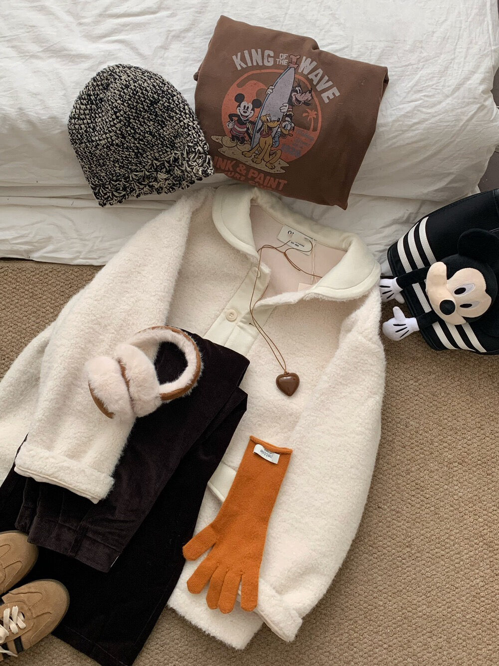 // 拼接材質羊羔毛翻領中長外套