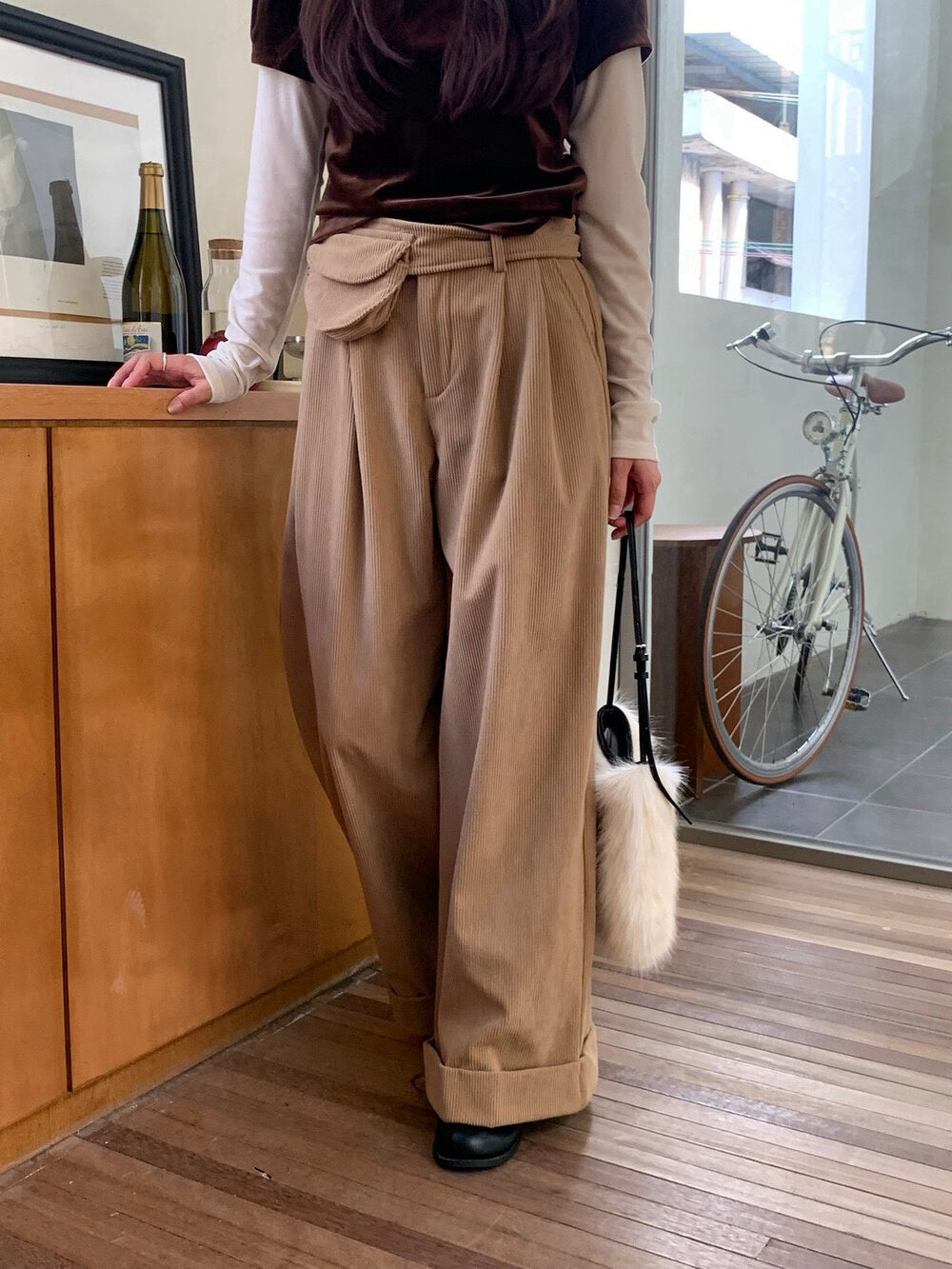 // 壓褶寬鬆燈芯絨褲(連腰包腰帶)