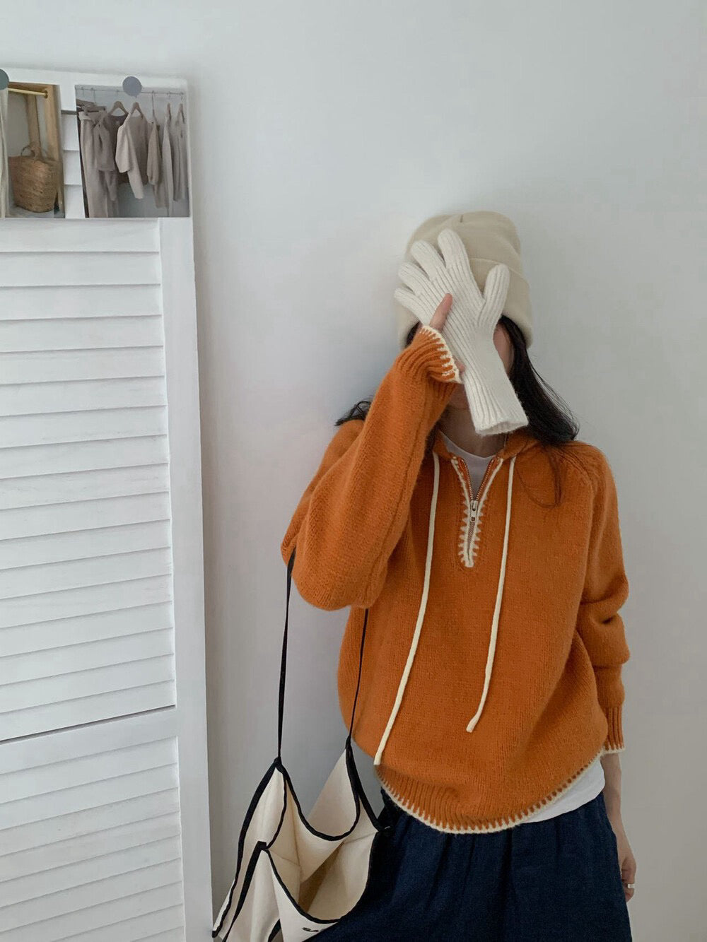 // 撞色半拉鍊連帽軟糯毛衣