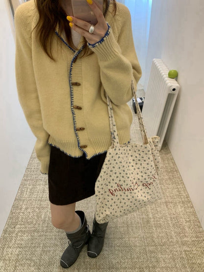 // 18%羊毛撞色鎖邊牛角鈕CD