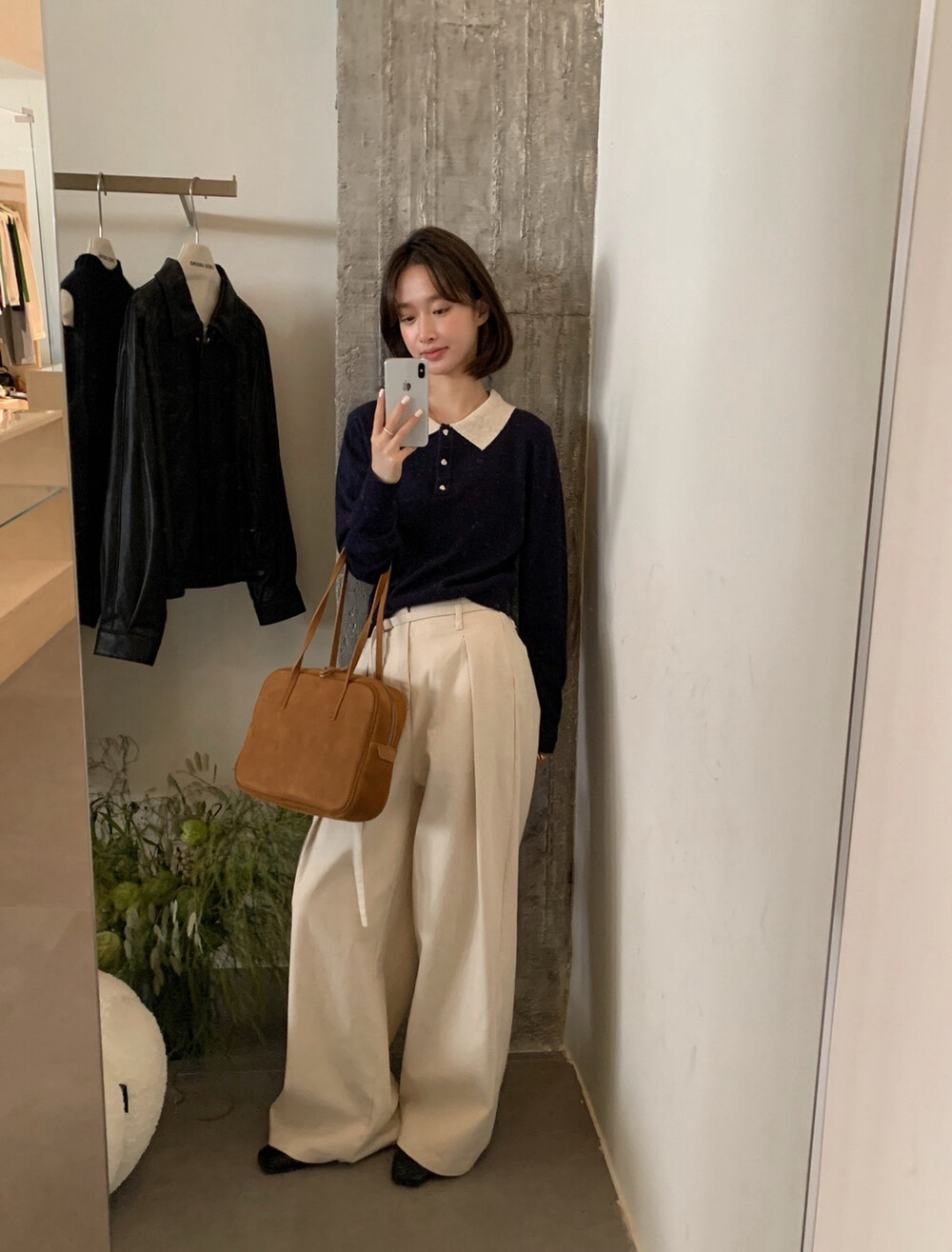 // 撞色翻領兔絨針織上衣