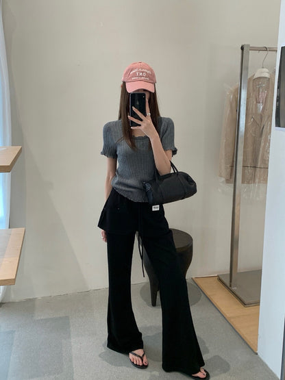 // 大U領顯瘦直紋木耳邊TEE