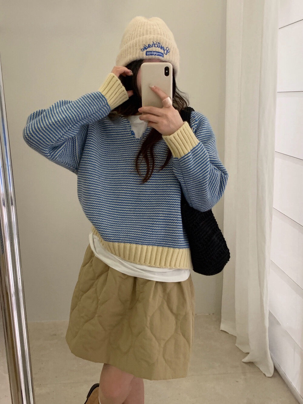 // 設計感撞色領一粒鈕細間條毛衣