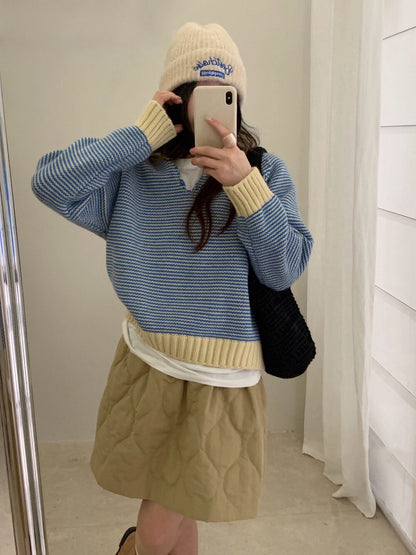 // 設計感撞色領一粒鈕細間條毛衣