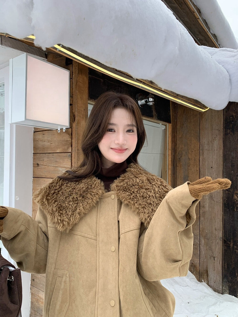 // 設計感毛毛大翻領夾棉短款JK