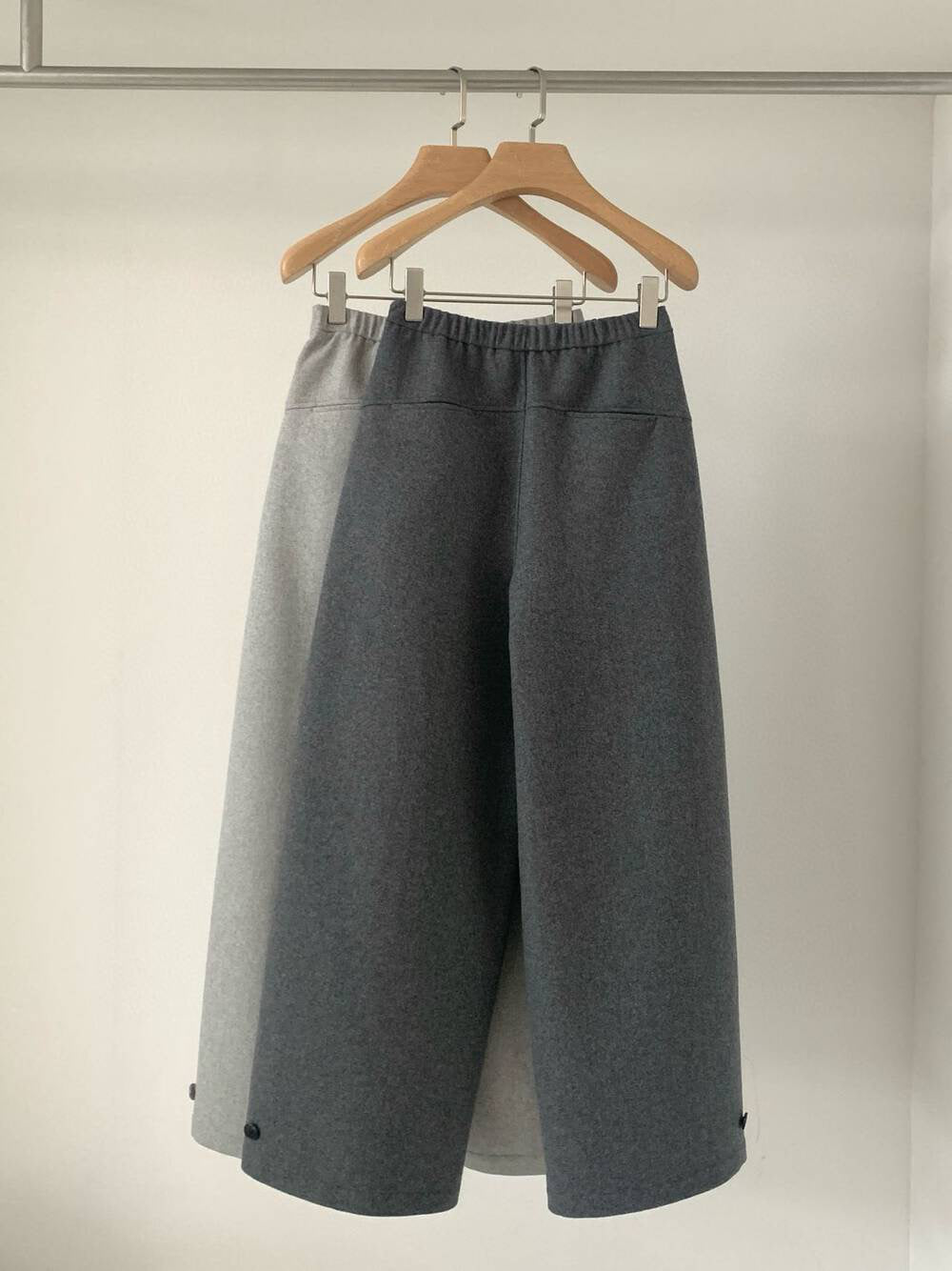 // 50%羊毛設計感褲腳高腰褲