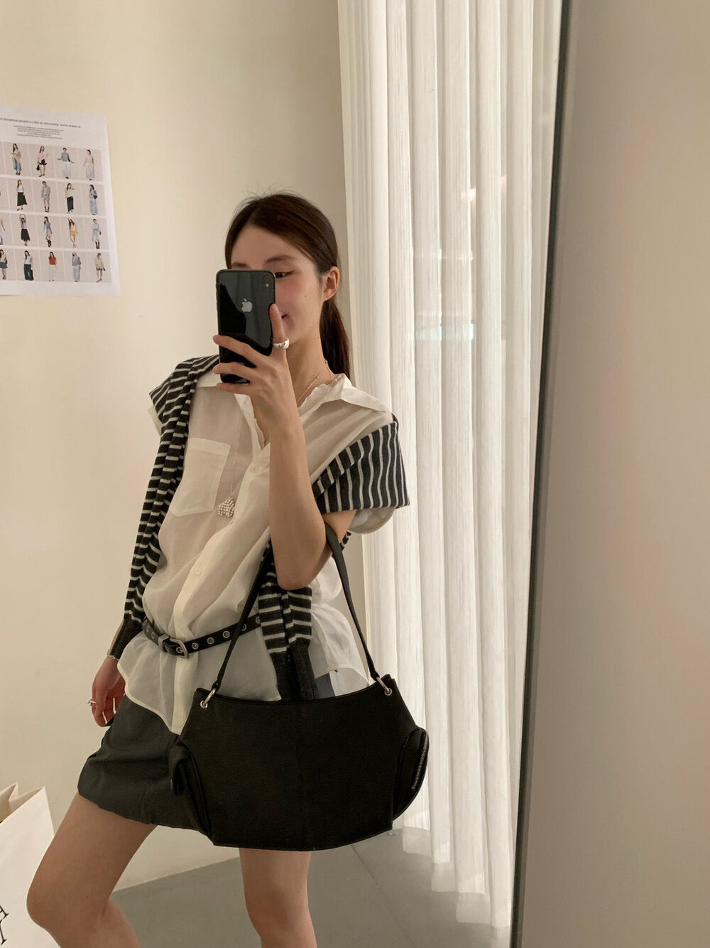 // 拼接褶褶lace邊小V翻領短袖SH