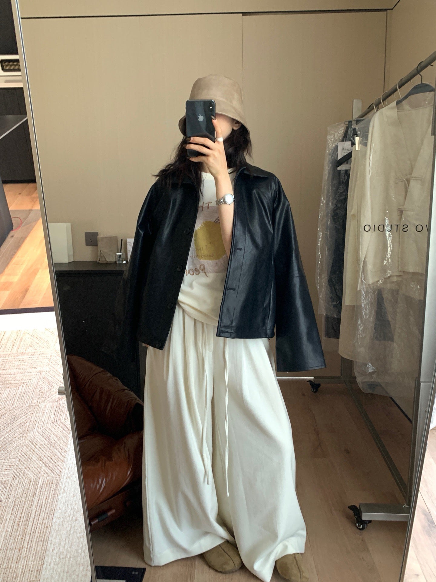 // 壓褶超遮肉橡筋腰連褲帶休閒褲