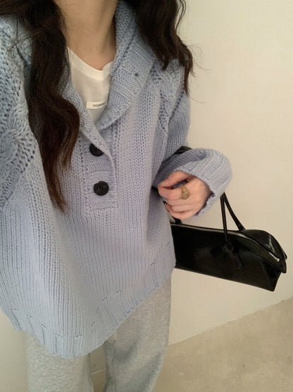 // 麻花肩線半鈕扣連帽慵懶毛衣