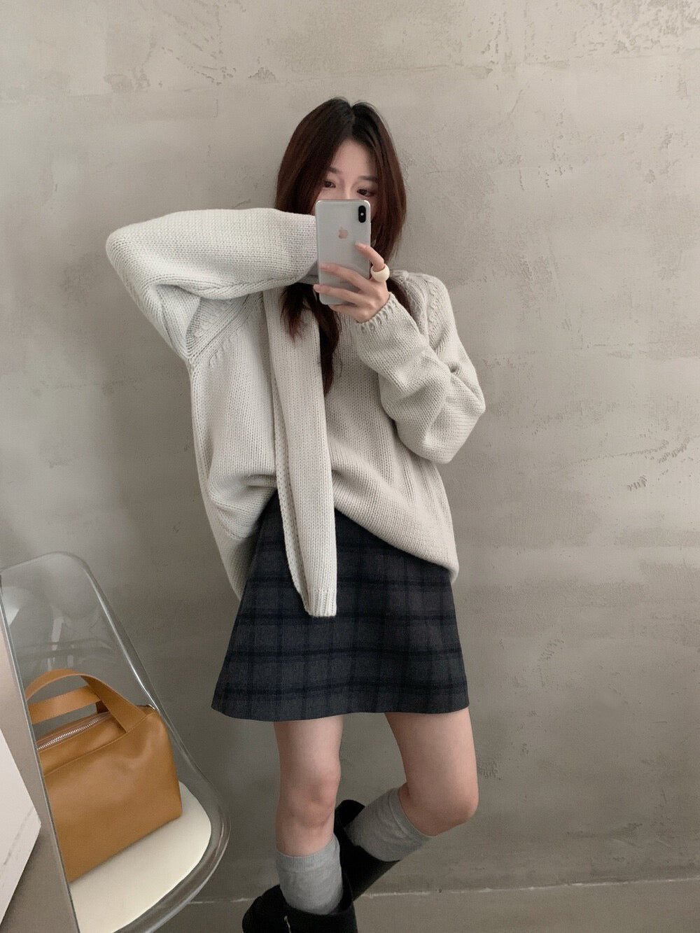 // 巨美粗針慵懶感落肩毛衣(連頸巾)