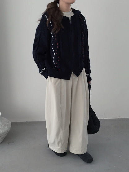 // 特別織紋撞色線麻花連帽CD