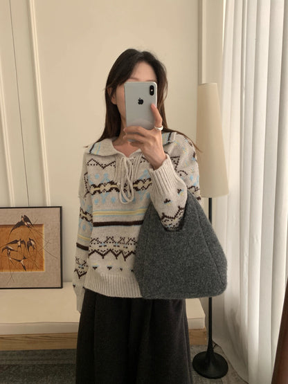 // 60%綿羊毛復古花紋綁帶翻領毛衣