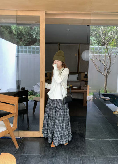 // 全羊毛精緻鈎花圓翻領NT