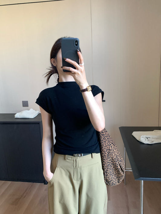 // 超氣質大彈性親膚半領TEE