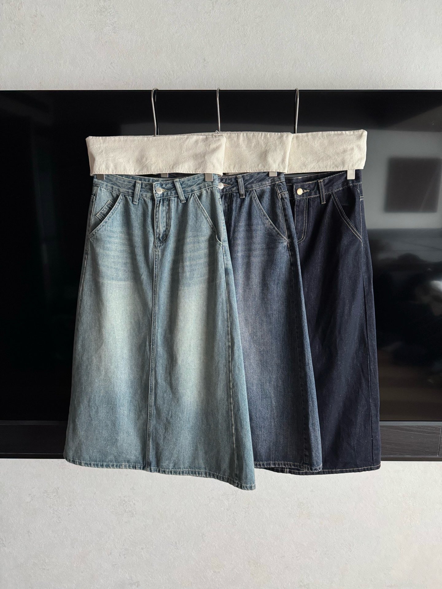 // 後開叉小復古微A字牛仔SK