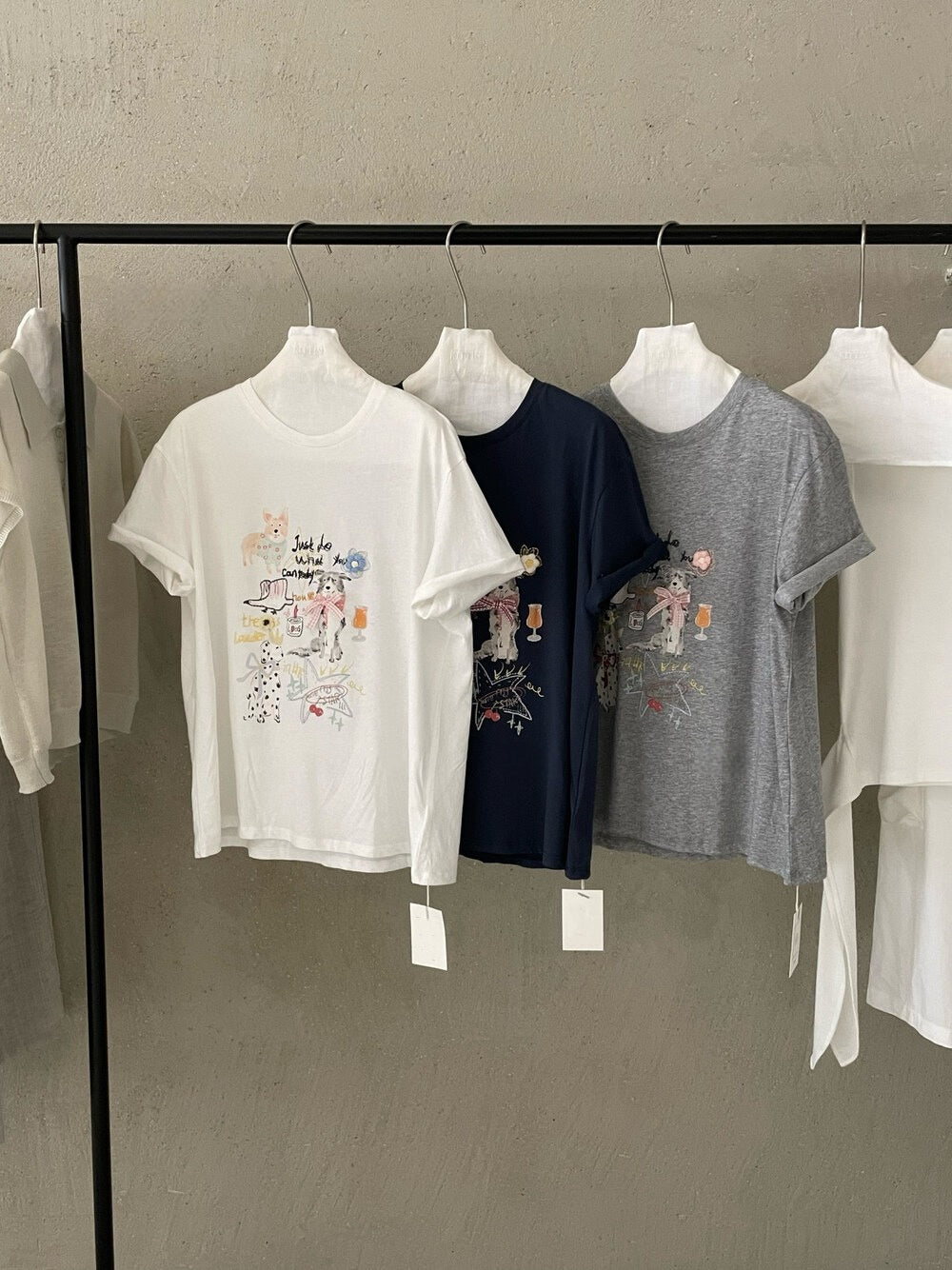 // 立體蝴蝶結可愛狗狗圖案TEE