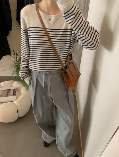 // 法式氣質間條針織上衣