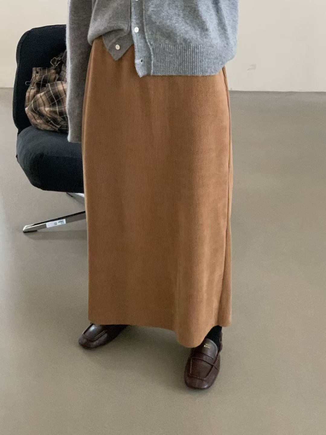 // 超大彈力絨感中裙