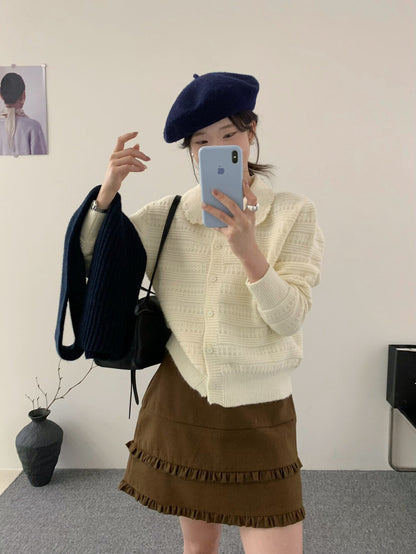 // 超精緻鈎花邊圓翻領特別織紋CD