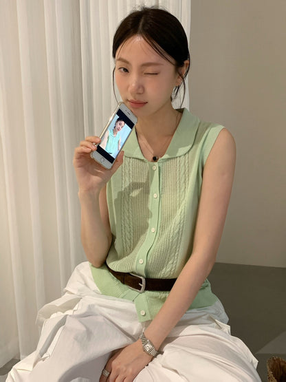 // 圓翻領細麻花織紋針織背心